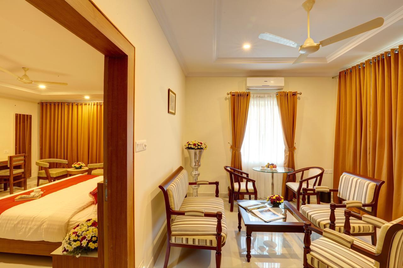 Hotel Floral Park Kottayam Exteriér fotografie