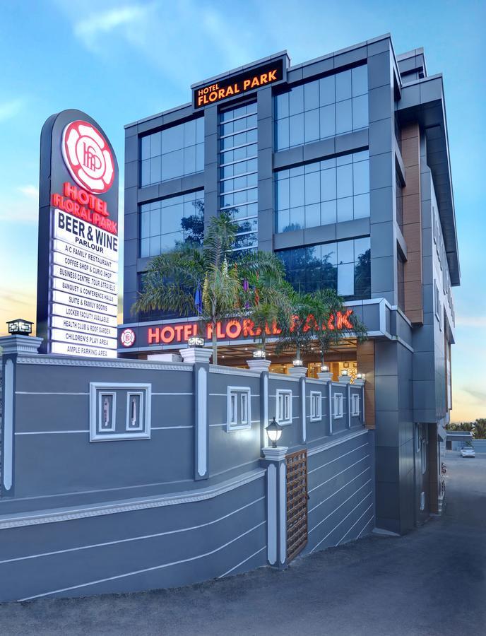 Hotel Floral Park Kottayam Exteriér fotografie
